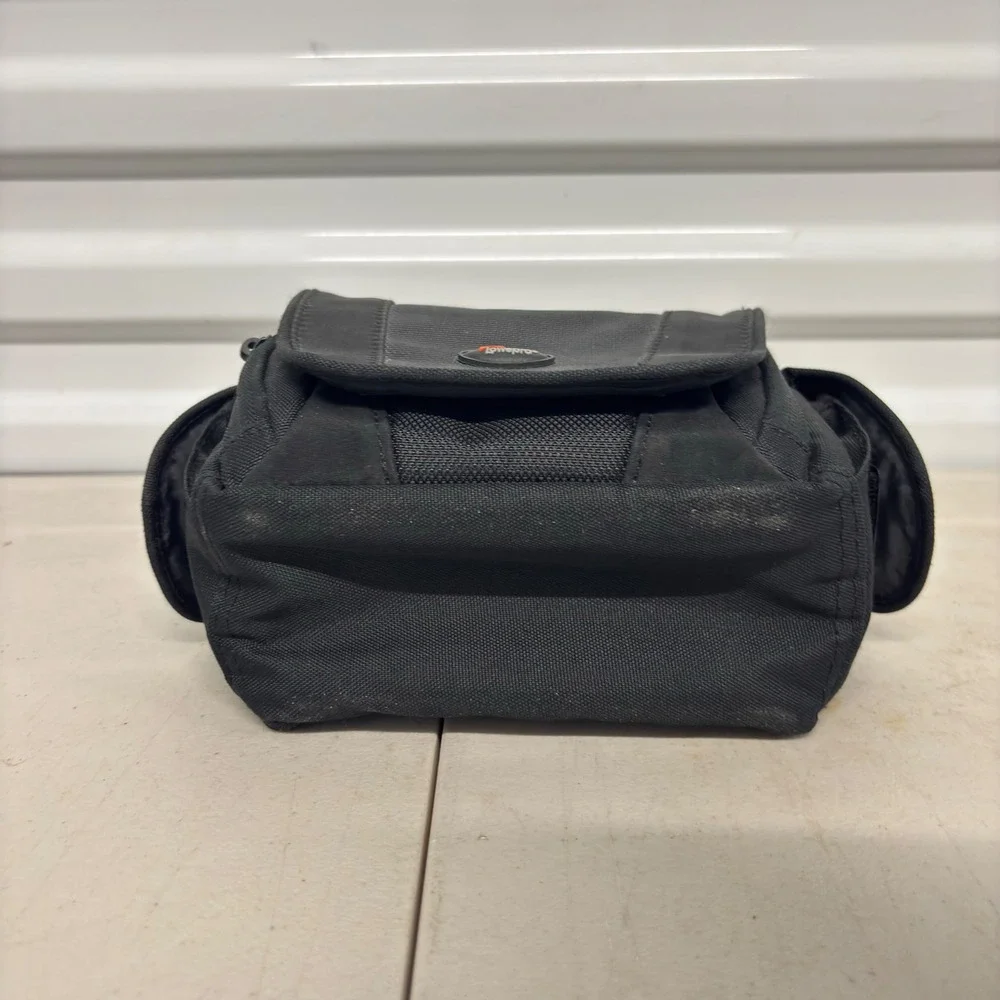 Lowepro Edit 110 Camera Bag Black Compact Camcorder Mirrorless Shoulder Case